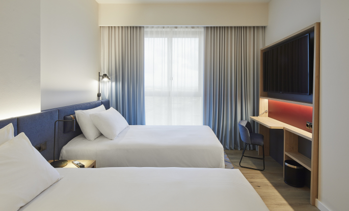 Dormitorio con camas gemelas